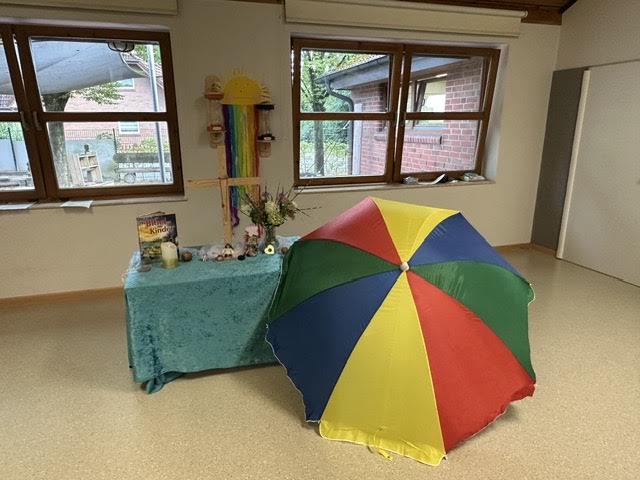 Bunter Regenschirm